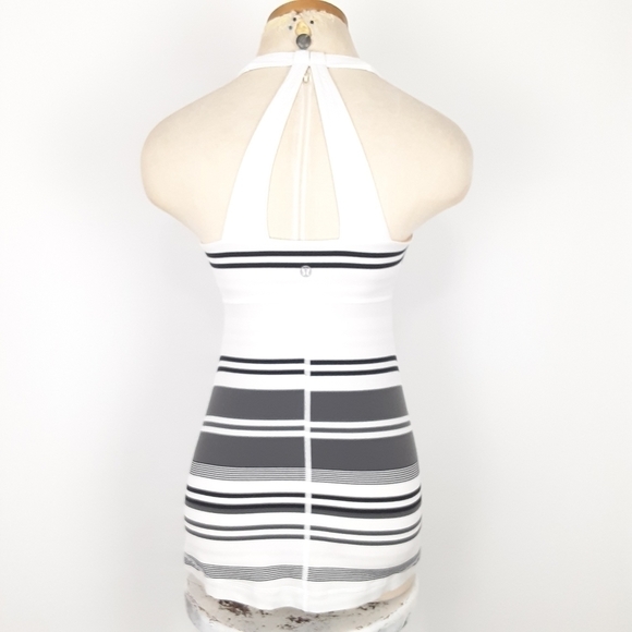 Lululemon Scoop Me Up Tank In Grey/White Stripe Size 6 🩶🤍🩶 - Picture 5 of 8